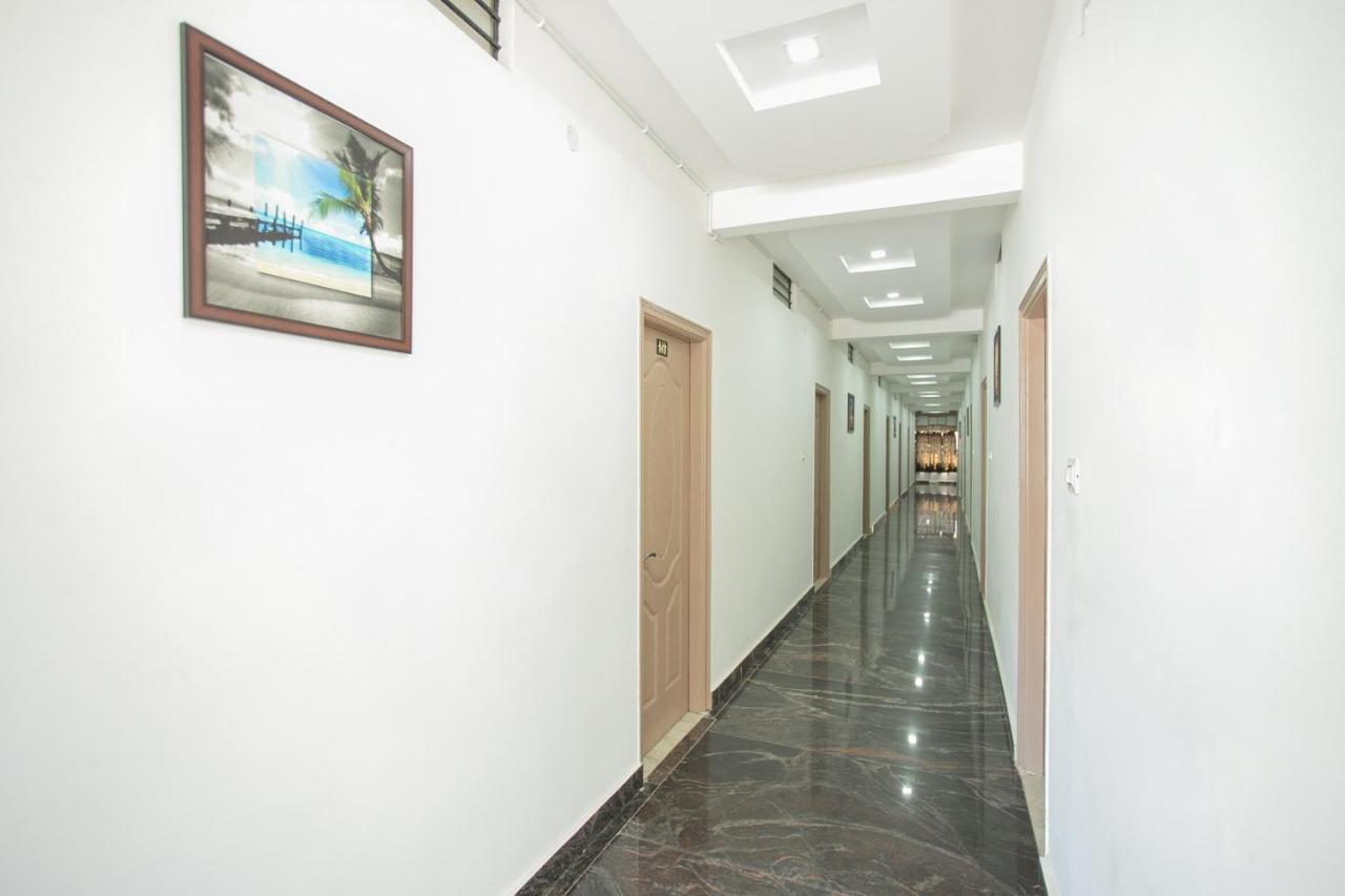 Oyo 11097 Hotel Grand Arabian Bangalore Exterior foto
